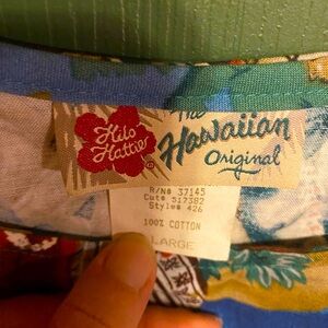 Hilo Hattie vintage Hawaiian large sleeveless dress.